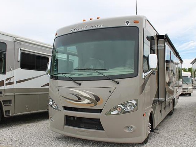 2016 Thor Motor Coach Hurricane Photo