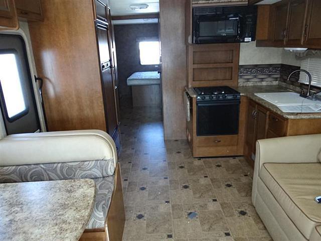 2014 Thor Motor Coach Hurricane Photo