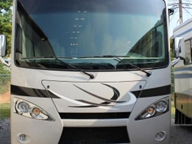 2014 Thor Motor Coach Hurricane Photo