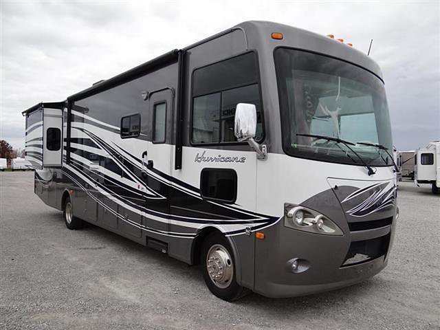14 Thor Motor Coach Hurricane