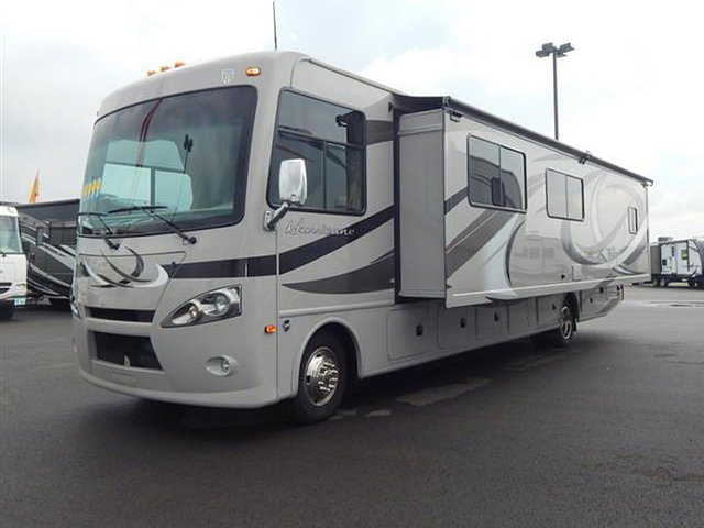 2014 Thor Motor Coach Hurricane Photo
