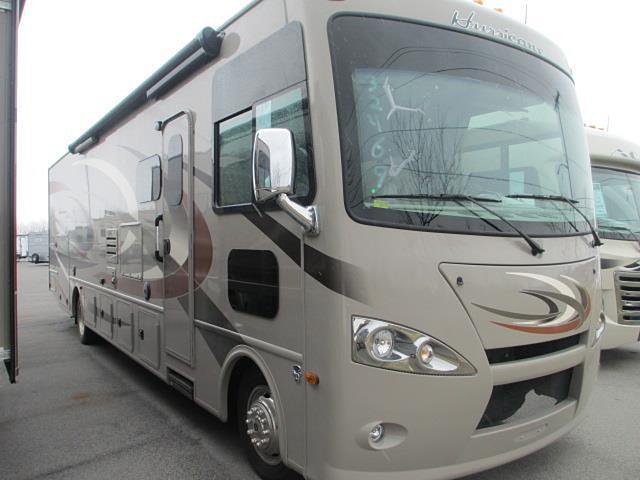 2015 Thor Motor Coach Hurricane Photo