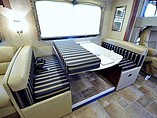 2016 Thor Motor Coach Hurricane Photo #19