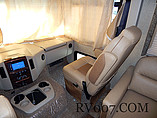 2015 Thor Motor Coach Hurricane Photo #7