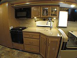 2016 Thor Motor Coach Hurricane Photo #13