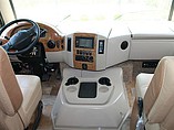 2016 Thor Motor Coach Hurricane Photo #18