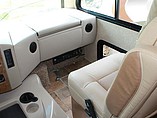 2016 Thor Motor Coach Hurricane Photo #21