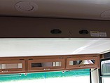 2016 Thor Motor Coach Hurricane Photo #22