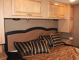2016 Thor Motor Coach Hurricane Photo #23
