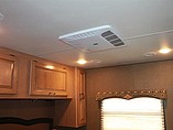 2016 Thor Motor Coach Hurricane Photo #24