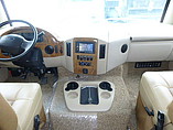 2015 Thor Motor Coach Hurricane Photo #10