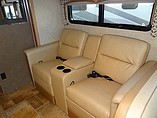 2015 Thor Motor Coach Hurricane Photo #9