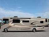 2015 Thor Motor Coach Hurricane Photo #3