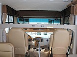 2015 Thor Motor Coach Hurricane Photo #15