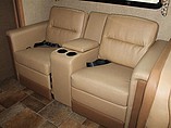 2015 Thor Motor Coach Hurricane Photo #21