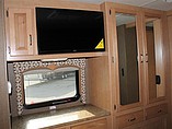 2015 Thor Motor Coach Hurricane Photo #27