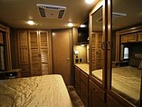 2016 Thor Motor Coach Hurricane Photo #17