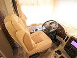 2016 Thor Motor Coach Hurricane Photo #11