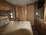 2016 Thor Motor Coach Hurricane Photo #4