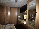 2016 Thor Motor Coach Hurricane Photo #12