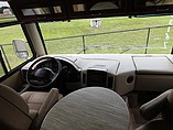 2016 Thor Motor Coach Hurricane Photo #9