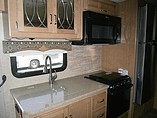 2016 Thor Motor Coach Hurricane Photo #9