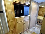 2016 Thor Motor Coach Hurricane Photo #9