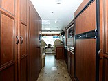 2015 Thor Motor Coach Hurricane Photo #14
