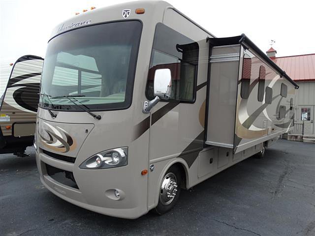 2015 Thor Motor Coach Hurricane Photo