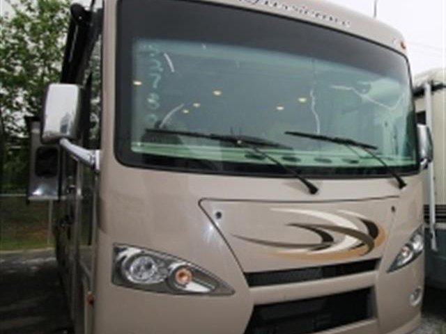 2016 Thor Motor Coach Hurricane Photo