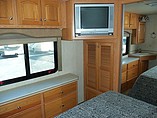 2004 Thor Motor Coach Mandalay Photo #40