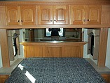 2004 Thor Motor Coach Mandalay Photo #43