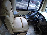 2015 Thor Motor Coach Miramar Photo #10