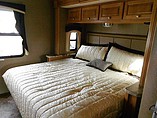 2016 Thor Motor Coach Miramar Photo #9