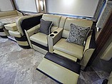 2016 Thor Motor Coach Miramar Photo #5