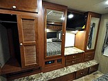 2016 Thor Motor Coach Miramar Photo #12