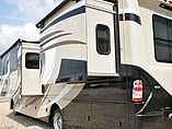 2016 Thor Motor Coach Miramar Photo #20