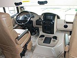 2015 Thor Motor Coach Miramar Photo #19