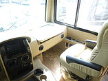 2016 Thor Motor Coach Miramar Photo #9