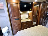 2016 Thor Motor Coach Miramar Photo #15