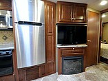 2016 Thor Motor Coach Miramar Photo #17
