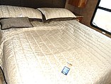 2015 Thor Motor Coach Miramar Photo #13