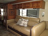 2015 Thor Motor Coach Miramar Photo #10