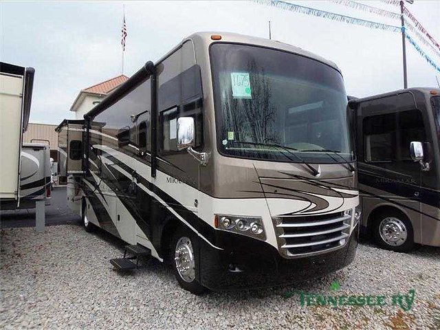 2015 Thor Motor Coach Miramar Photo