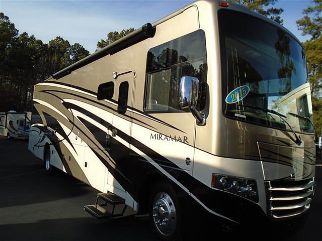 15 Thor Motor Coach Miramar