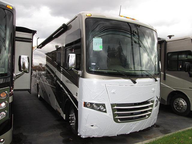 2015 Thor Motor Coach Miramar Photo