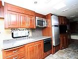2015 Thor Motor Coach Miramar Photo #5