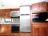 2015 Thor Motor Coach Miramar Photo #6