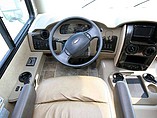 2015 Thor Motor Coach Miramar Photo #19