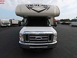 2016 Thor Motor Coach Outlaw Photo #11